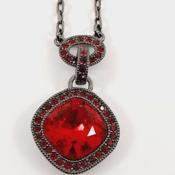 GIVENCHY Signed Ruby Red Crystal Pendant Silvertone Necklace Vintage 16" - Picture 2 of 16